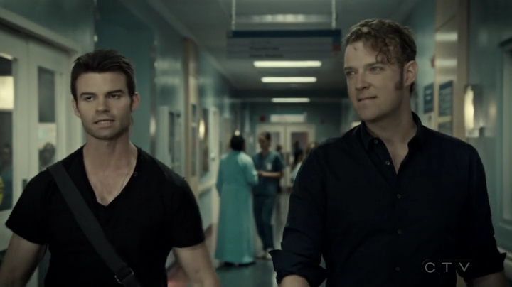 VampireDiariesWorld-dot-org_SavingHope3x06-2207.jpg