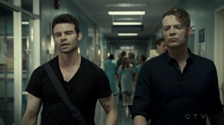 VampireDiariesWorld-dot-org_SavingHope3x06-2211.jpg