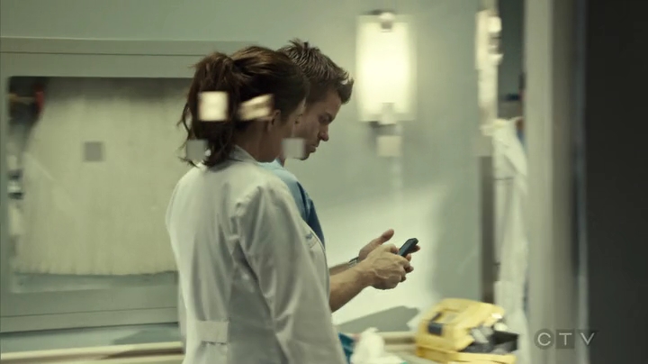 VampireDiariesWorld_dot_nl-SavingHope3x09-249.jpg