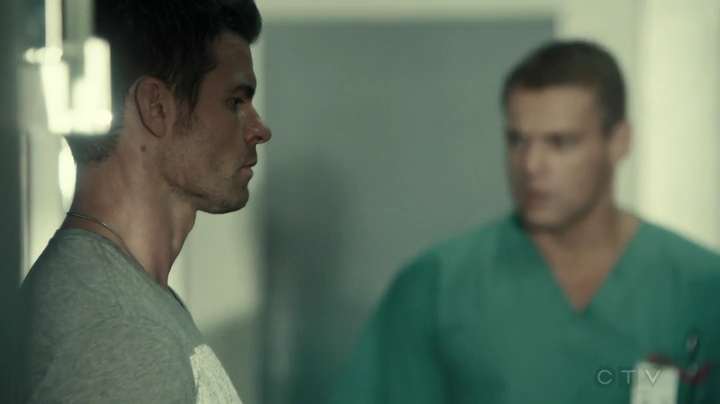 VampireDiariesWorld_dot_nl-SavingHope3x10-2084.jpg