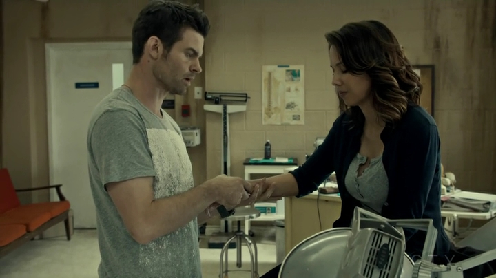 VampireDiariesWorld_dot_nl-SavingHope3x10-833.jpg
