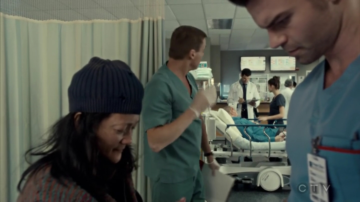 VampireDiariesWorld_dot_nl-SavingHope3x13-445.jpg