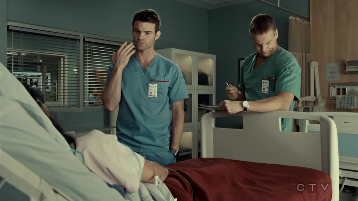 VampireDiariesWorld_dot_nl-SavingHope3x13-725.jpg