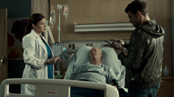 VampireDiariesWorld_dot_nl-SavingHope3x14-881.jpg