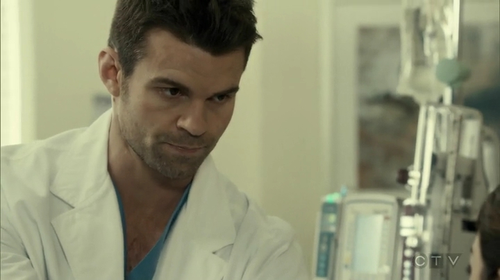 VampireDiariesWorld_dot_nl-SavingHope3x15-1138.jpg
