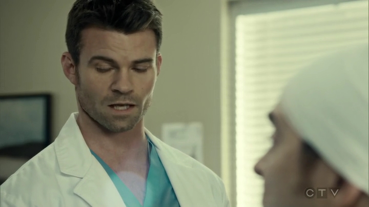 VampireDiariesWorld_dot_nl-SavingHope3x15-1923.jpg
