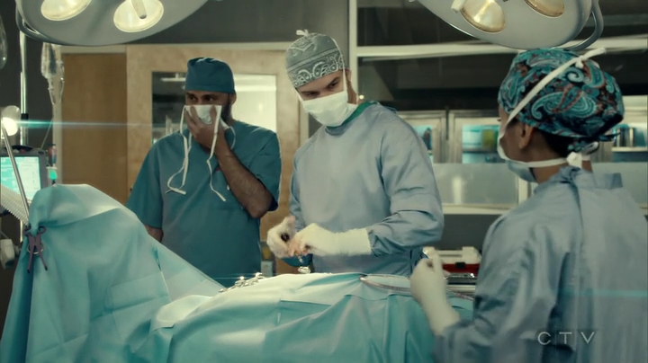 VampireDiariesWorld_dot_nl-SavingHope3x15-679.jpg