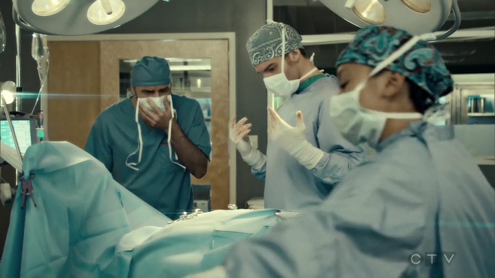 VampireDiariesWorld_dot_nl-SavingHope3x15-681.jpg