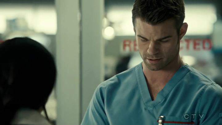 VampireDiariesWorld_dot_nl-SavingHope3x17-333.jpg