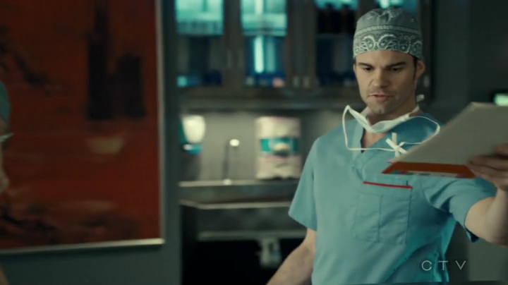 VampireDiariesWorld_dot_nl-SavingHope3x17-569.jpg