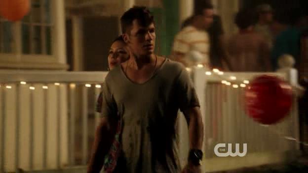 VampireDiariesWorld-dot-org_StarCrossedS01E02-1992.jpg