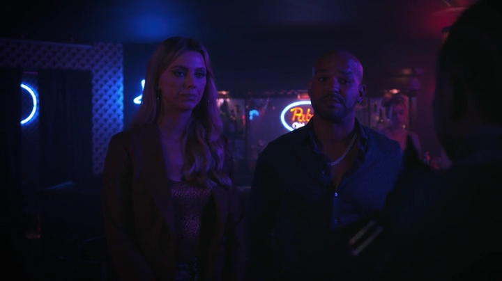 VampireDiariesWorld-dot-nl_Highttown2x07-2005.jpg VampireDiariesWorld-dot-nl_Highttown2x07-2005.jpg