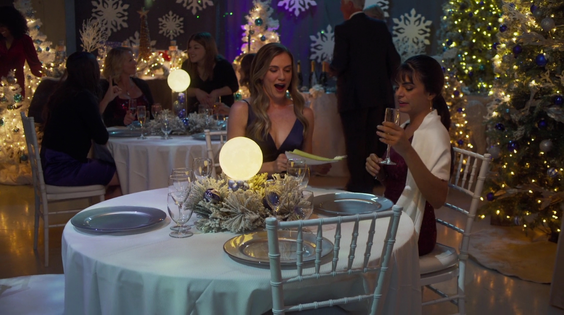 VampireDiariesWorld-dot-nl_AChristmasStar0130.jpg
