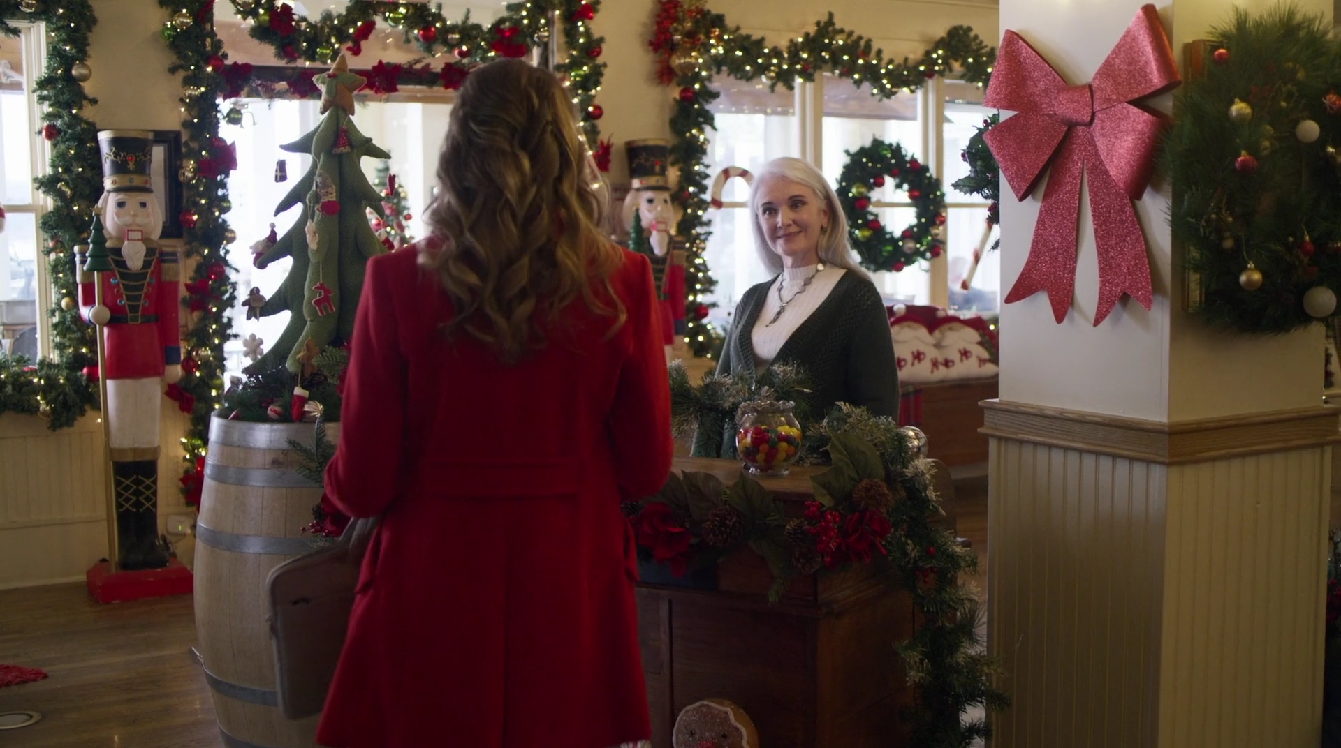 VampireDiariesWorld-dot-nl_AChristmasStar0714.jpg