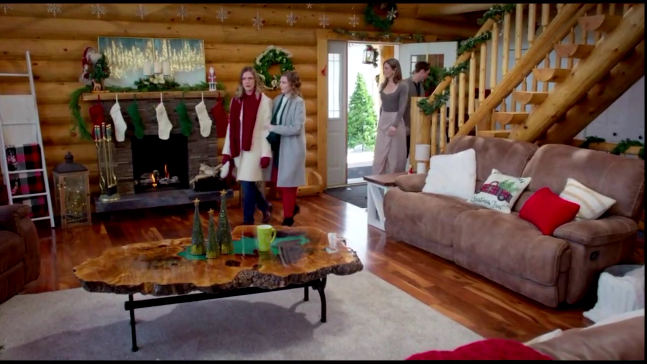 VampireDiariesWorld-CoupledUpForChristmas0307.jpg VampireDiariesWorld-CoupledUpForChristmas0307.jpg