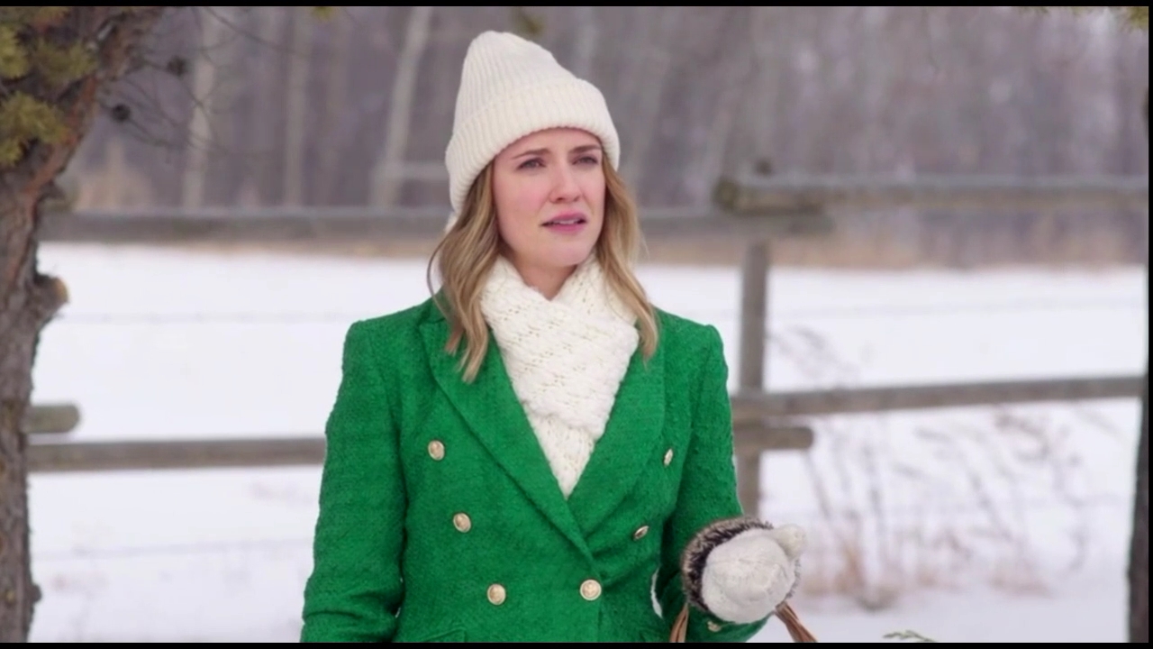 VampireDiariesWorld-CoupledUpForChristmas3578.jpg
