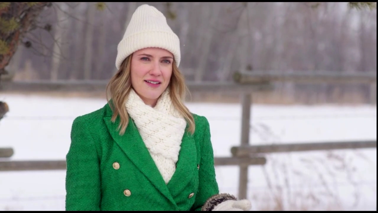 VampireDiariesWorld-CoupledUpForChristmas3588.jpg
