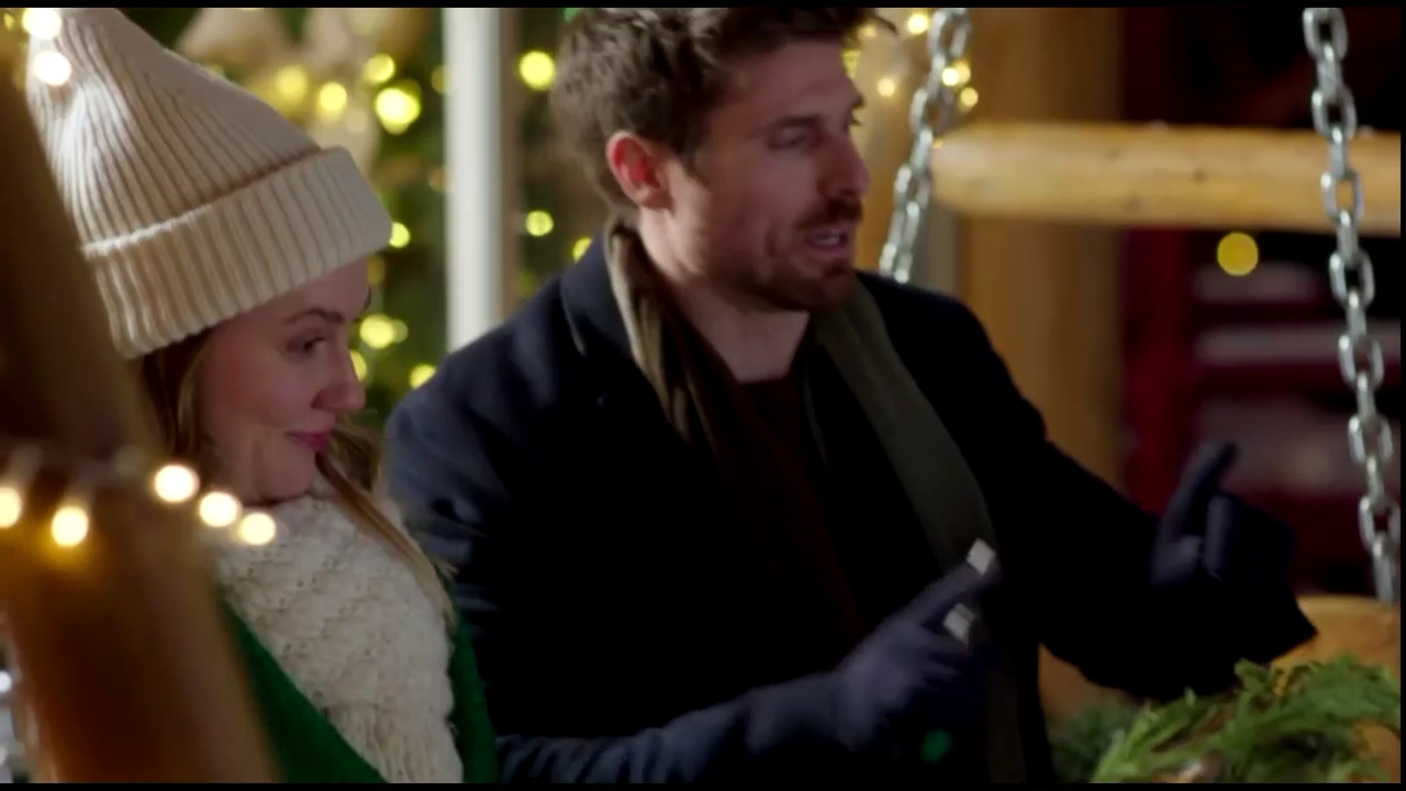 VampireDiariesWorld-CoupledUpForChristmas3657.jpg