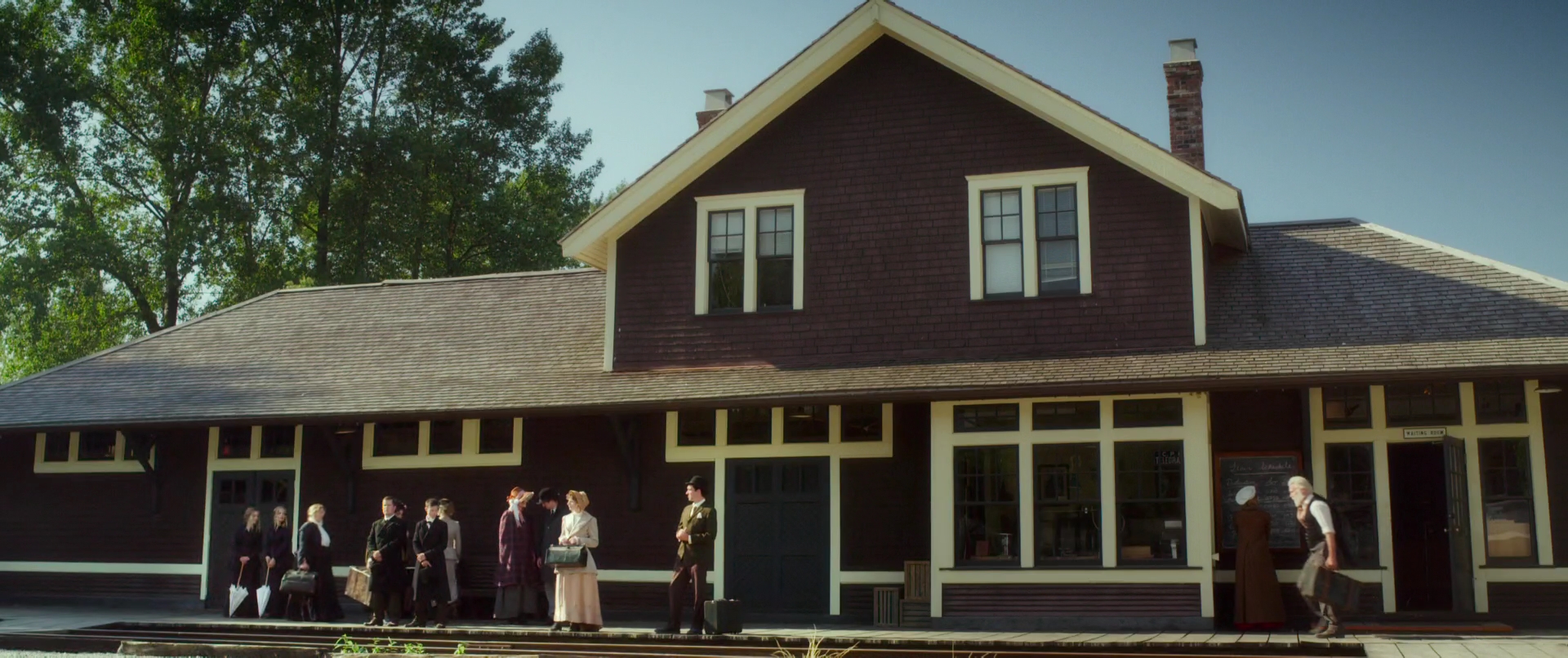 VampireDiariesWorld-dot-NL_Eadweard0713.jpg