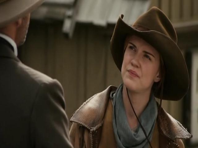 VampireDiariesWorld-dot-org_HannahsLaw3521.jpg
