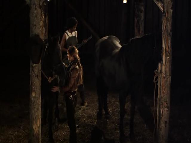 VampireDiariesWorld-dot-org_HannahsLaw3894.jpg