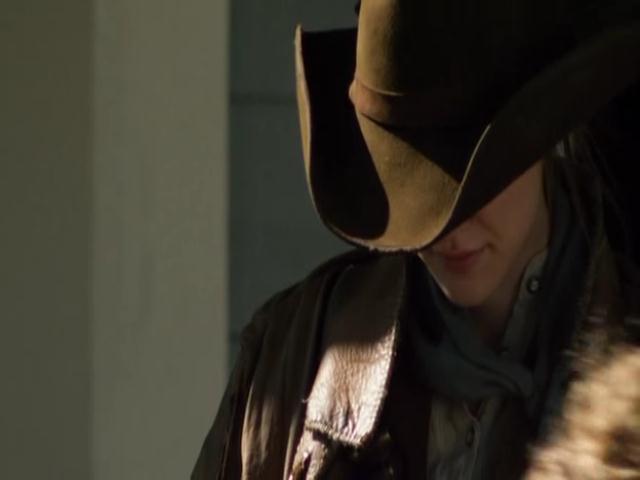 VampireDiariesWorld-dot-org_HannahsLaw5360.jpg