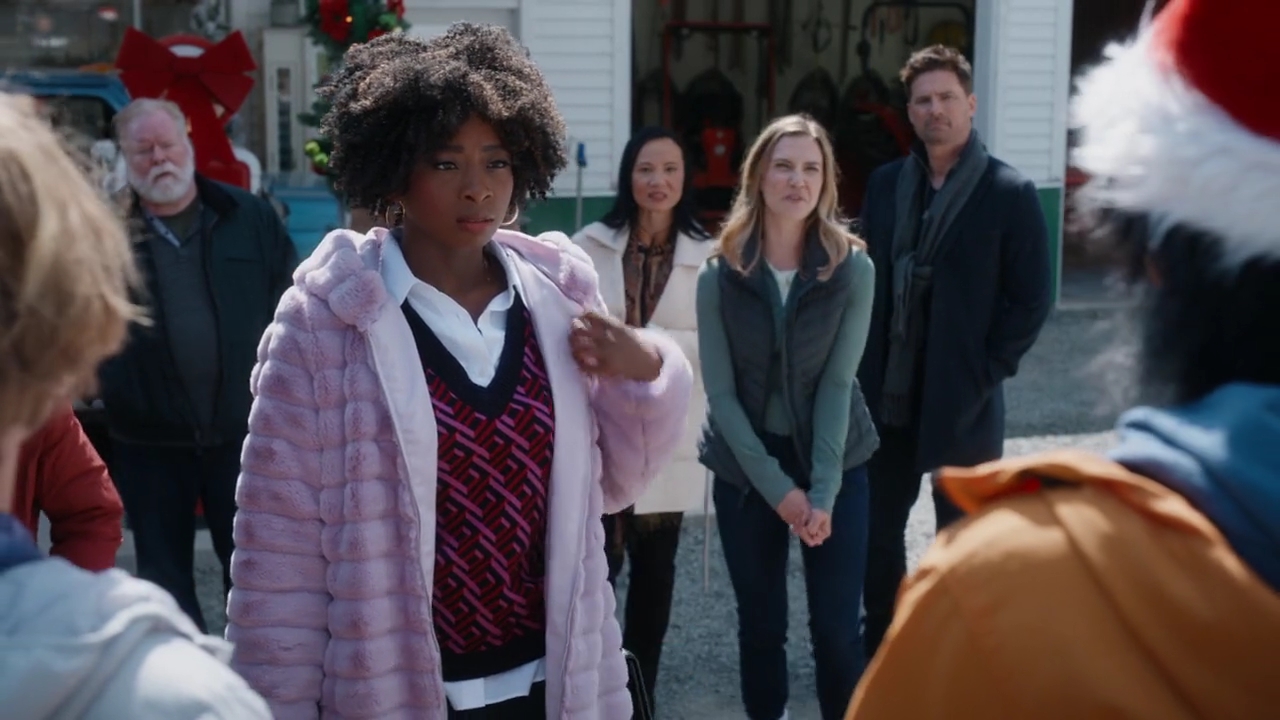 VampireDiariesWorld-dot-nl-HolidayRoad7031.jpg