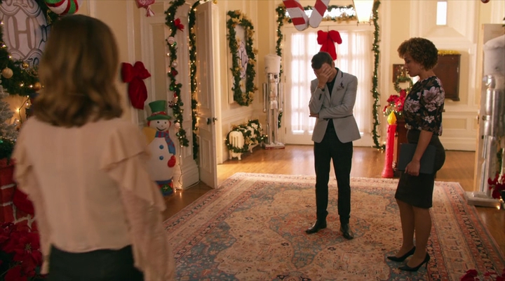 VampireDiariesWorld-dot-nl_TheChristmasTemp1222.jpg