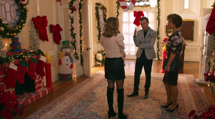 VampireDiariesWorld-dot-nl_TheChristmasTemp1228.jpg