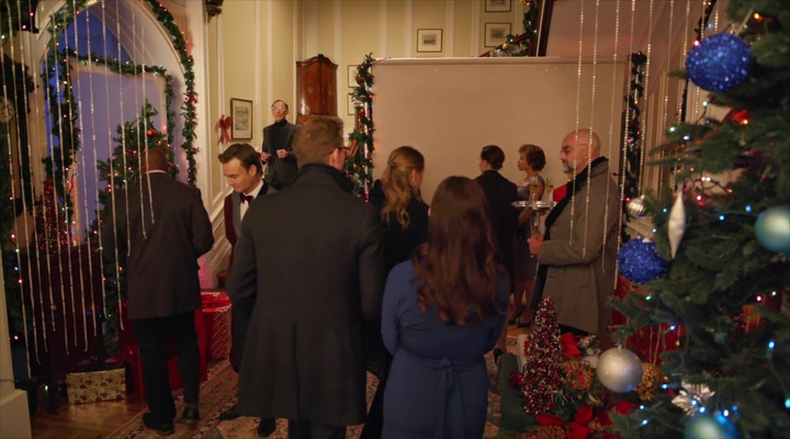 VampireDiariesWorld-dot-nl_TheChristmasTemp4333.jpg