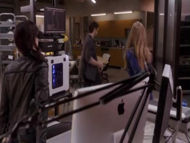VampireDiariesWorld-dot-org_PrimevalNewWorldS01E04-0342.jpg