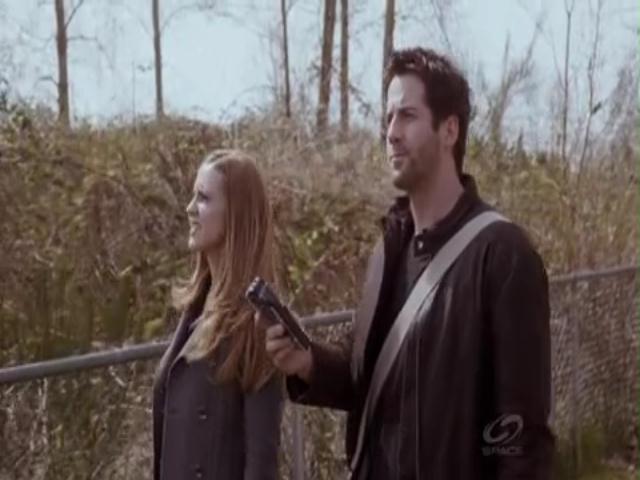 VampireDiariesWorld-dot-org_PrimevalNewWorldS01E04-0530.jpg