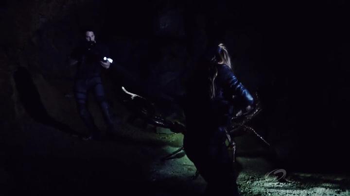 VampireDiariesWorld-dot-org_PrimevalNewWorld-1x12-2244.jpg