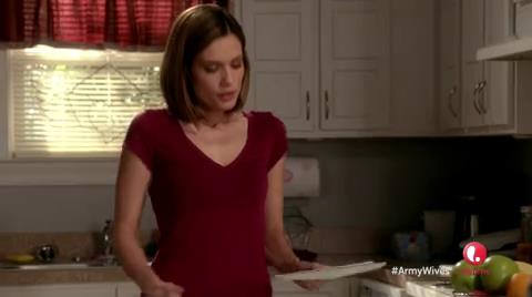 VampireDiariesWorld-dot-org_ArmyWives-S07E05-0690.jpg