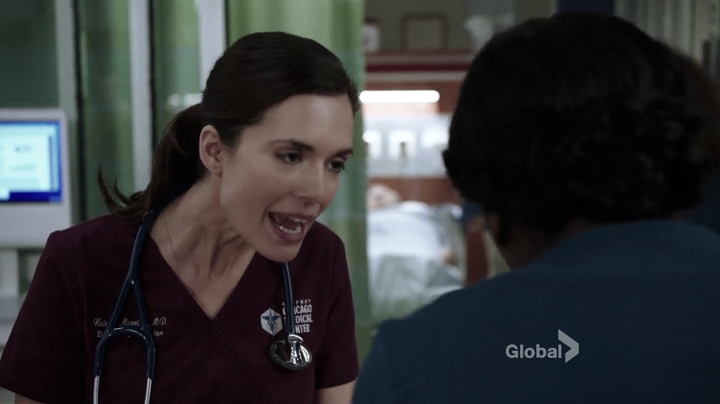 VampireDiariesWorld-dot-nl_ChigagoMed1x02-0426.jpg
