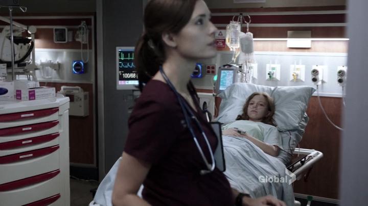 VampireDiariesWorld-dot-nl_ChigagoMed1x02-0482.jpg