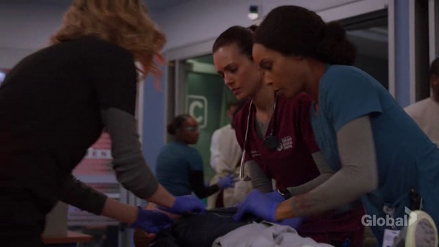 VampireDiariesWorld-dot-nl_ChigagoMed3x18-0815.jpg