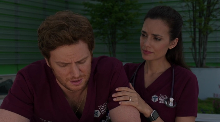 VampireDiariesWorld-dot-nl_ChigagoMed4x02-1990.jpg
