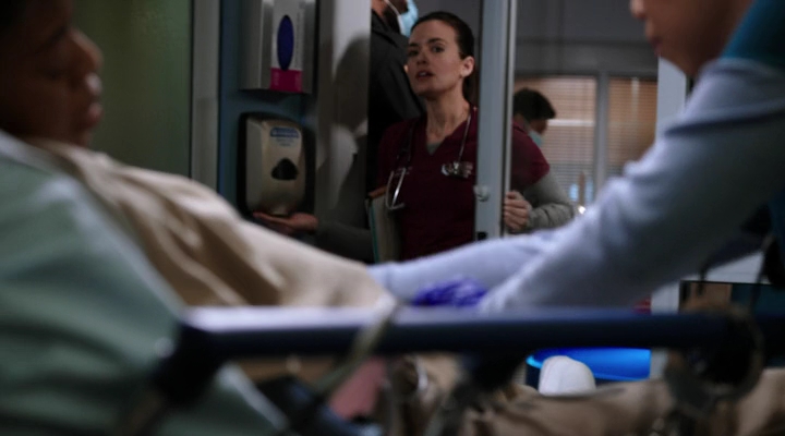 VampireDiariesWorld-dot-nl_ChigagoMed6x02-0337.jpg