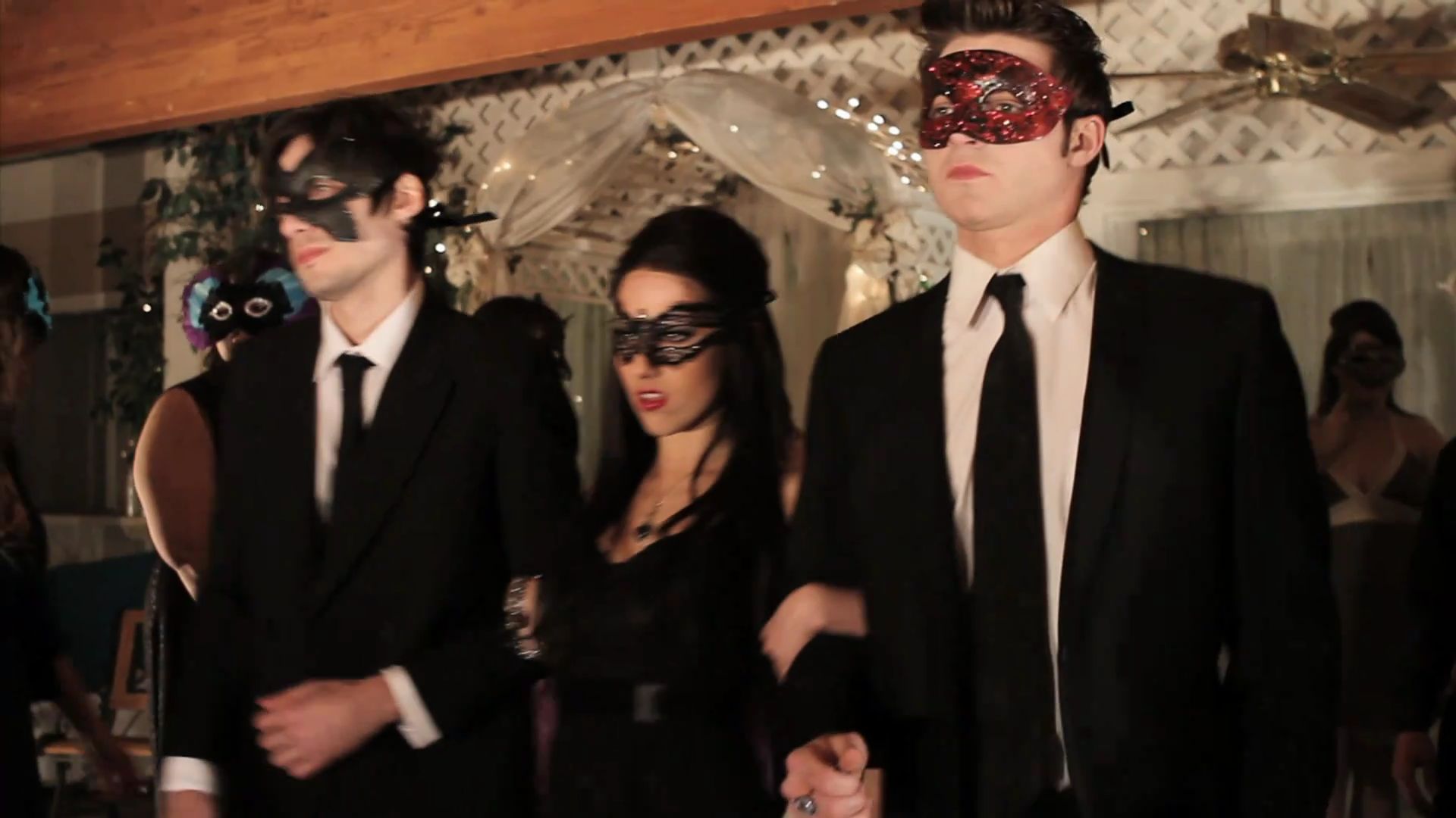 VampireDiariesWorld_dot_org-TheHillywoodShowParody0318.png