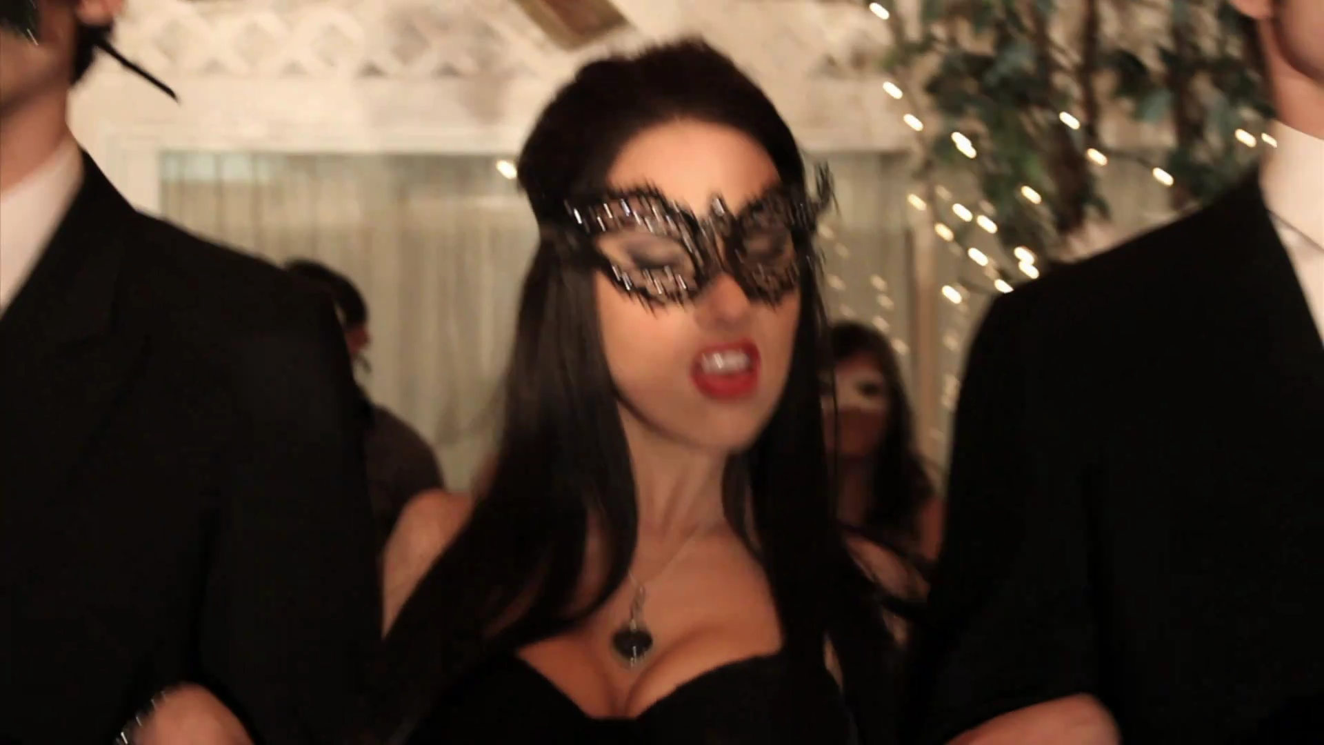 VampireDiariesWorld_dot_org-TheHillywoodShowParody0342.png