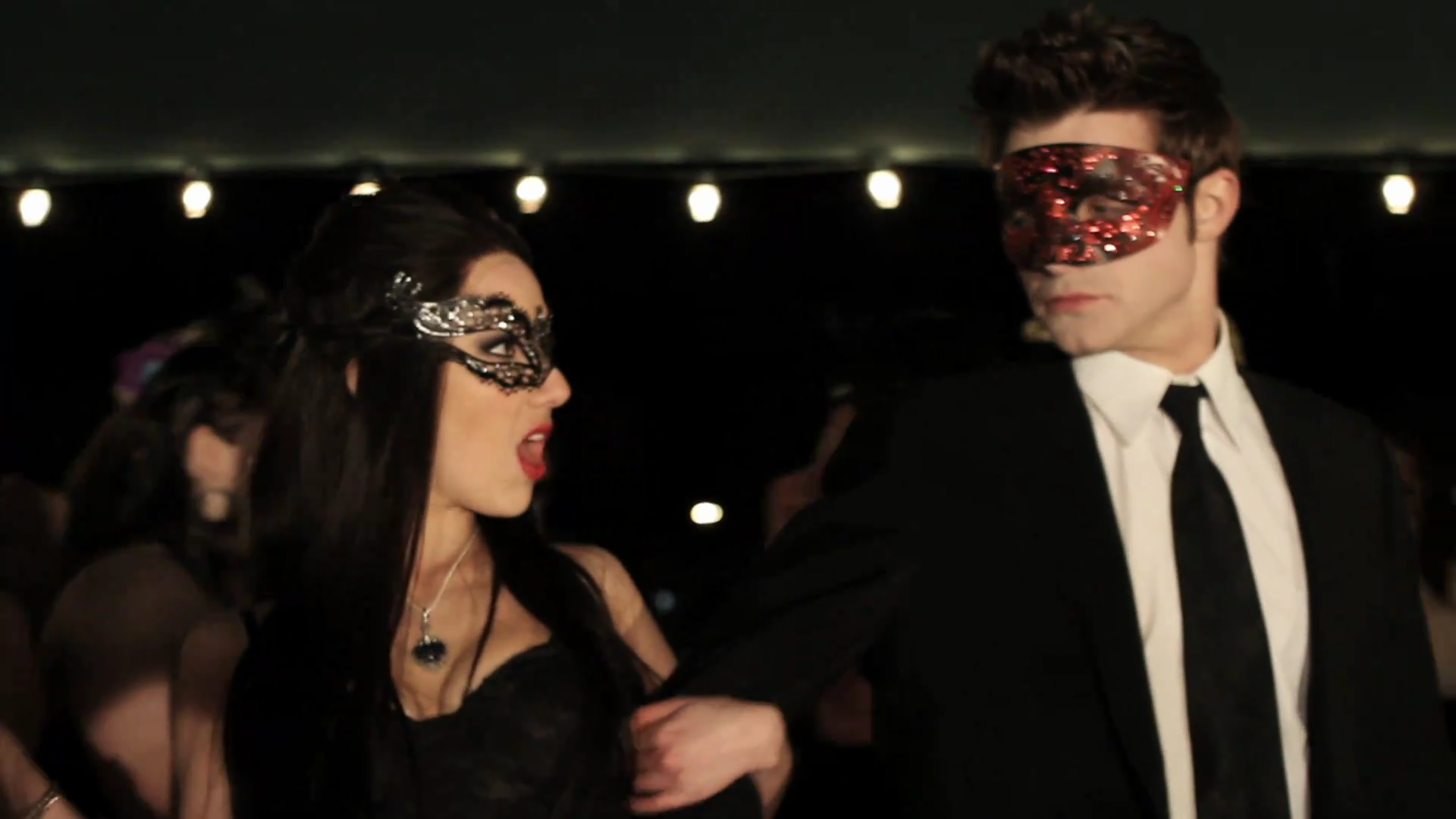 VampireDiariesWorld_dot_org-TheHillywoodShowParody0750.png