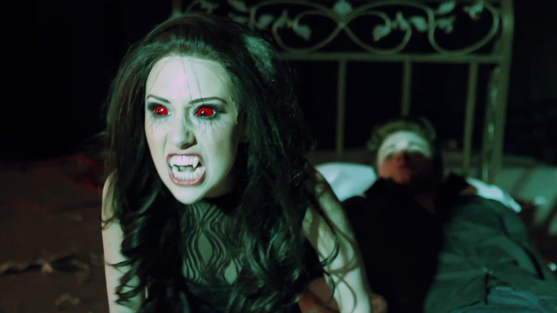 VampireDiariesWorld_dot_org-TheHillywoodShowParody1016.png
