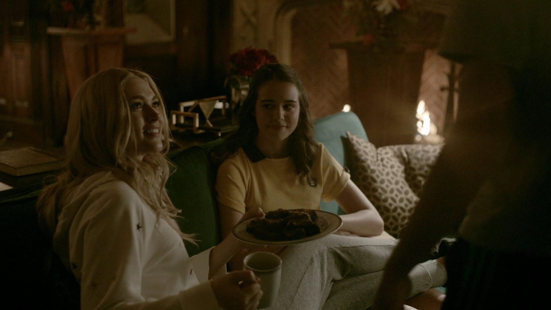 VampireDiariesWorld-dot-nl_Legacies1x03WereBeingPunkedPedro02301.jpg