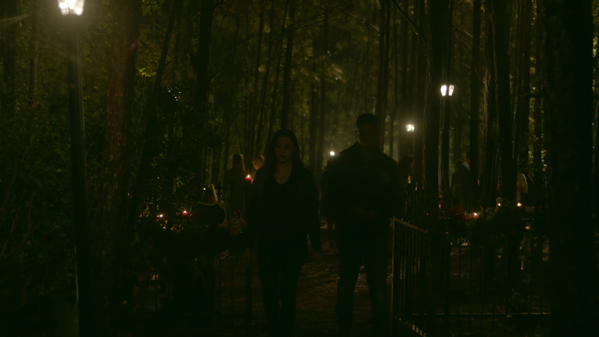 VampireDiariesWorld-dot-nl_Legacies1x07DeathKeepsKnockingOnMyDoor02418.jpg