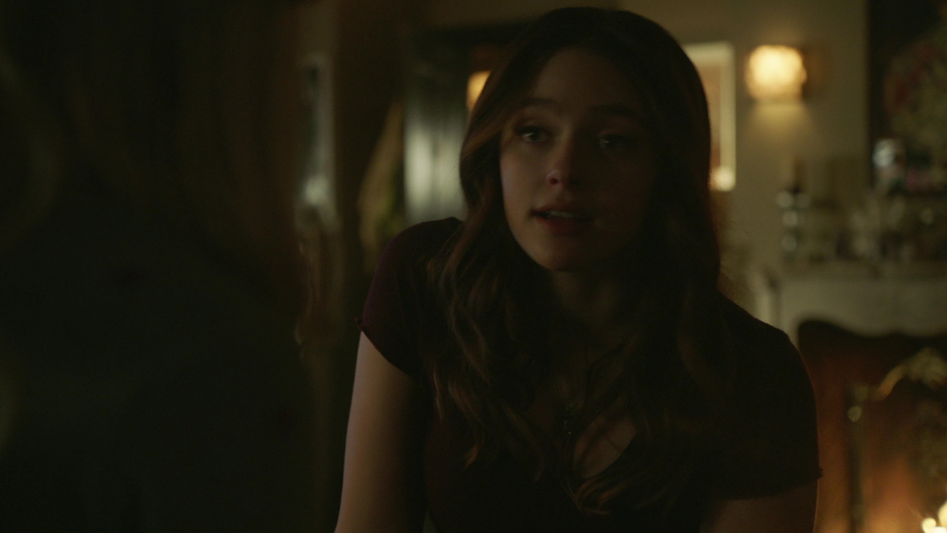 VampireDiariesWorld-dot-nl_Legacies2x08ThisChristmasIsSuprisinglyViolent0271.jpg