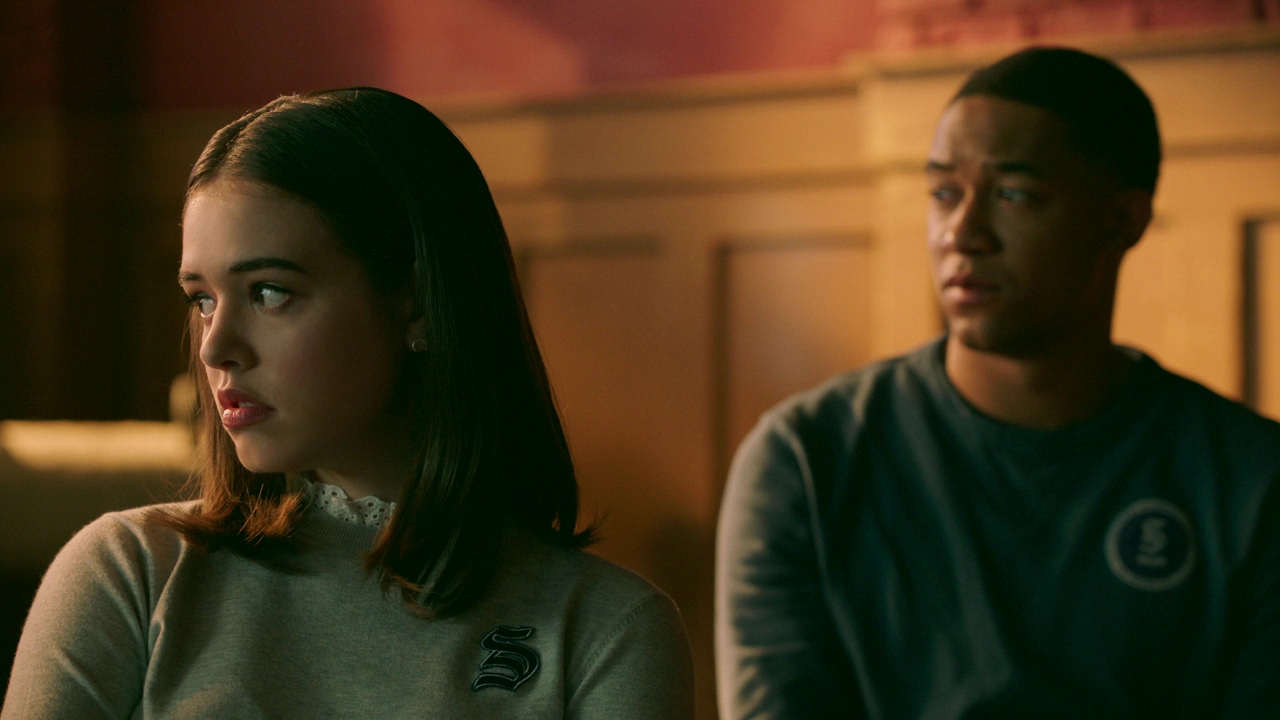 VampireDiariesWorld-dot-nl-Legacies2x14TheresaPlaceWheretheLostThingsGo0193.jpg