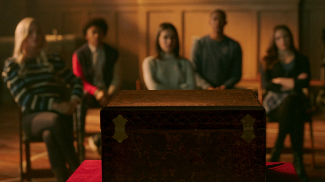 VampireDiariesWorld-dot-nl-Legacies2x14TheresaPlaceWheretheLostThingsGo0210.jpg VampireDiariesWorld-dot-nl-Legacies2x14TheresaPlaceWheretheLostThingsGo0210.jpg