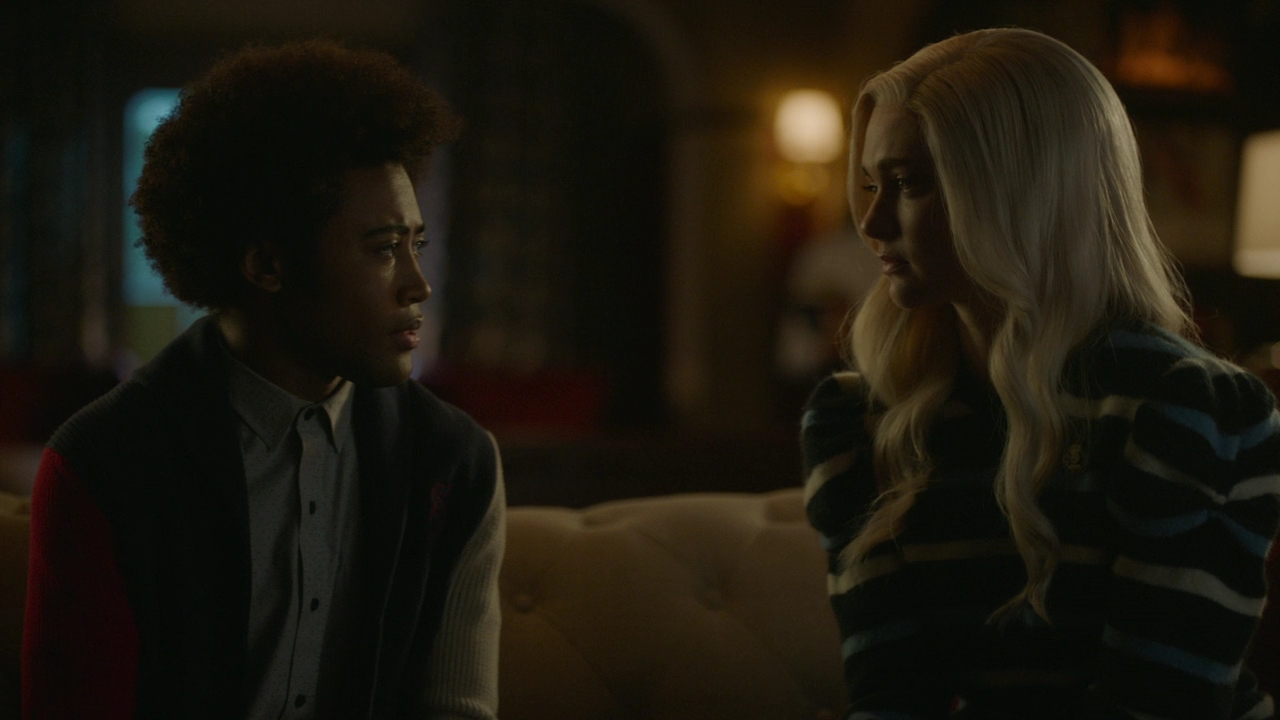 VampireDiariesWorld-dot-nl-Legacies2x14TheresaPlaceWheretheLostThingsGo2021.jpg