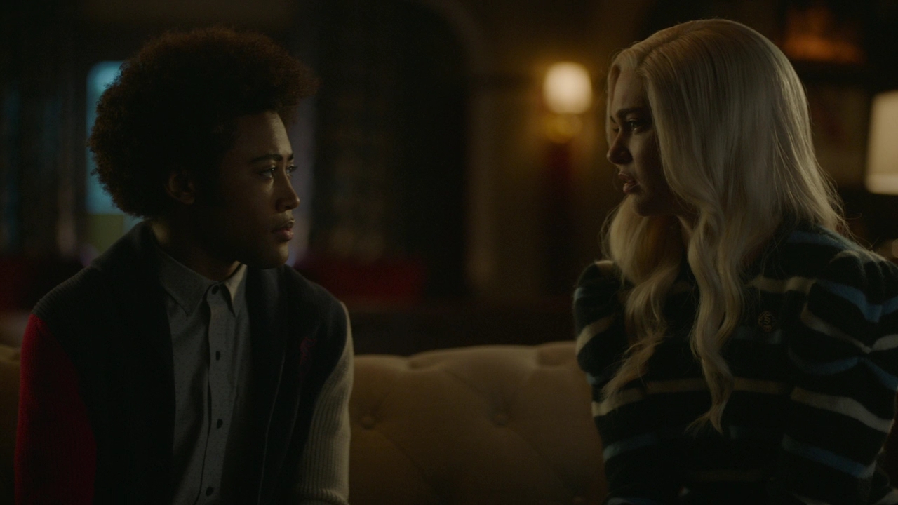 VampireDiariesWorld-dot-nl-Legacies2x14TheresaPlaceWheretheLostThingsGo2025.jpg
